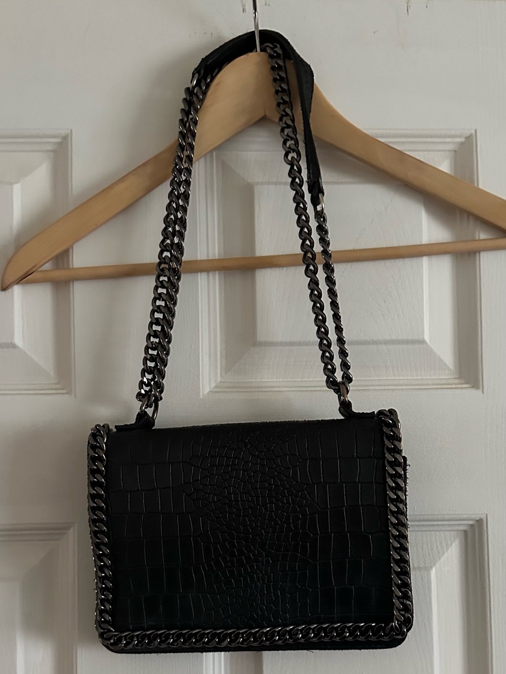Black Croc-Embossed Genuine Leather Chain Shoulder Bag - Women